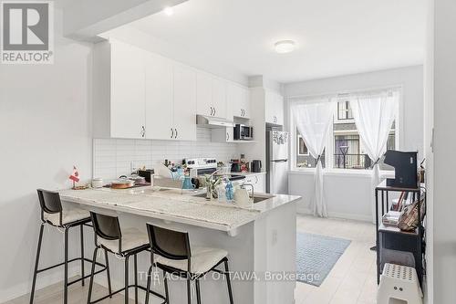 920 Nova Private, Ottawa, ON - Indoor Photo Showing Kitchen With Upgraded Kitchen
