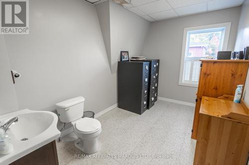 101 Third Street W, Cornwall, ON - Indoor Photo Showing Bathroom