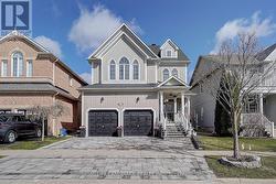 81 HELSTON CRESCENT Whitby, ON L1M 2K4