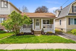 27 WILEY STREET St. Catharines (Downtown), ON L2R 4E6