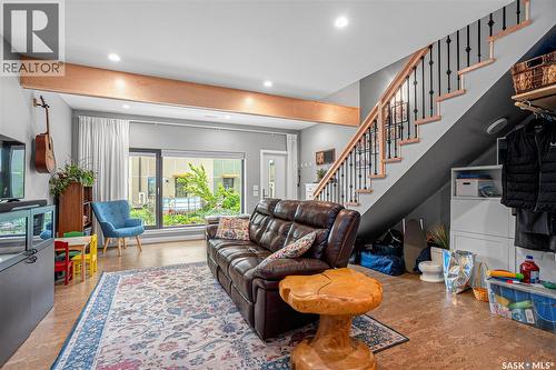 4 475 L Avenue S, Saskatoon, SK - Indoor