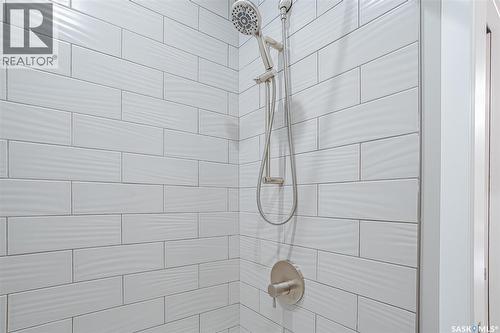 4 475 L Avenue S, Saskatoon, SK - Indoor Photo Showing Bathroom