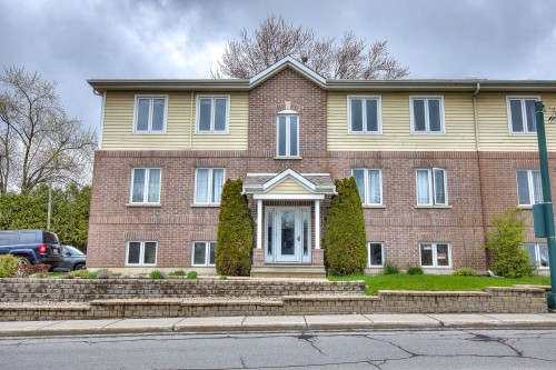 2-75 Ch. de la Grande-Côte  Boisbriand, QC J7G 1C2