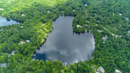 10 Ch. des Outardes  Sainte-Anne-Des-Lacs, QC J0R 1B0