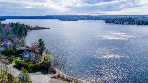 Accès au plan d'eau - Rue Dubois, Sainte-Catherine-De-Hatley, QC 