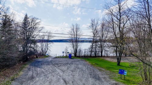 Accès au plan d'eau - Rue Dubois, Sainte-Catherine-De-Hatley, QC 