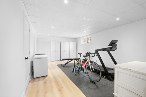 Family Room - 18 Rue Ogilvy E., Saint-Hippolyte, QC - Indoor