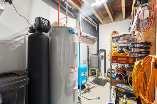 Storage - 18 Rue Ogilvy E., Saint-Hippolyte, QC - Indoor Photo Showing Other Room