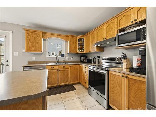 40 Stoneham Dr, Moncton, NB 