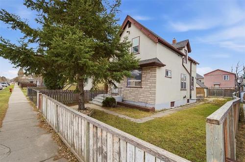 384 Magnus Ave, Winnipeg, MB 