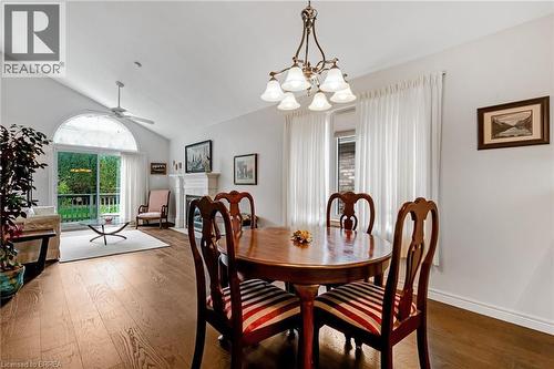Open-concept living area with wood-finish flooring - 422 Powerline Road Unit# 10, Brantford, ON - Indoor Photo Showing Dining Room