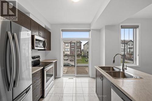 511 Clemency Crescent, Ottawa, ON - Indoor Photo Showing Kitchen With Double Sink With Upgraded Kitchen