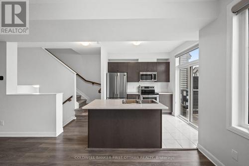 511 Clemency Crescent, Ottawa, ON - Indoor Photo Showing Kitchen With Double Sink