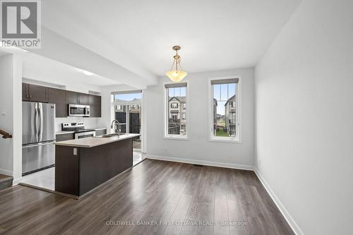 511 Clemency Crescent, Ottawa, ON - Indoor Photo Showing Kitchen With Double Sink