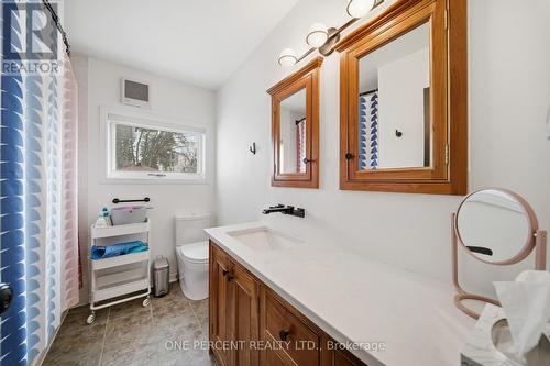 69 Burland Street, Ottawa, ON - Indoor Photo Showing Bathroom