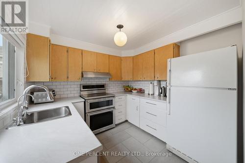 69 Burland Street, Ottawa, ON - Indoor Photo Showing Kitchen