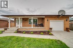 2958 LLOYD GEORGE BOULEVARD Windsor, ON N8T 2V1