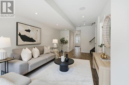 104 Gordon Circle, Newmarket, ON - Indoor Photo Showing Other Room