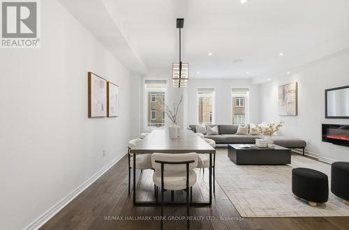 104 Gordon Circle, Newmarket, ON - Indoor Photo Showing Other Room