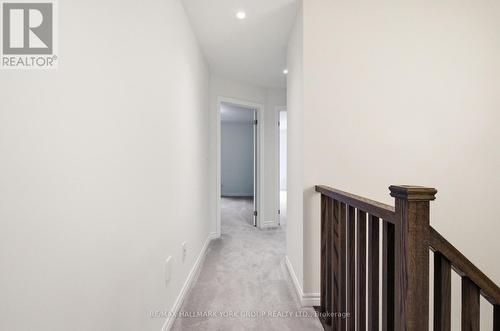 104 Gordon Circle, Newmarket, ON - Indoor Photo Showing Bedroom