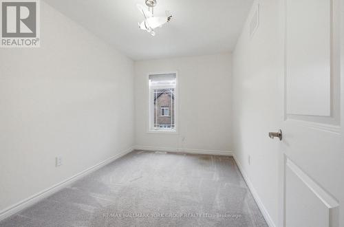 104 Gordon Circle, Newmarket, ON - Indoor Photo Showing Other Room
