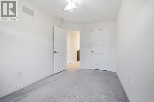 104 Gordon Circle, Newmarket, ON - Indoor Photo Showing Other Room