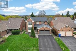 267 JOHN BOWSER CRESCENT Newmarket, ON L3Y 7N7