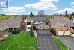 267 JOHN BOWSER CRESCENT Newmarket, ON L3Y 7N7