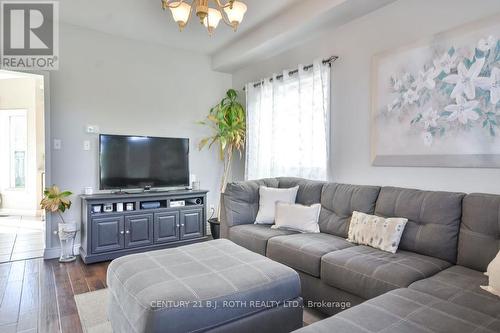 1970 Webster Boulevard, Innisfil, ON - Indoor Photo Showing Living Room