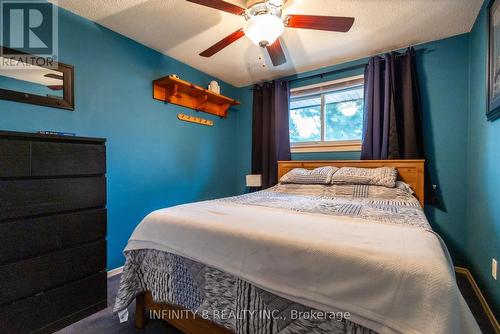 Bedroom # 2 - 38 Crescentwood Drive, St. Catharines (Lakeport), ON - Indoor Photo Showing Bedroom