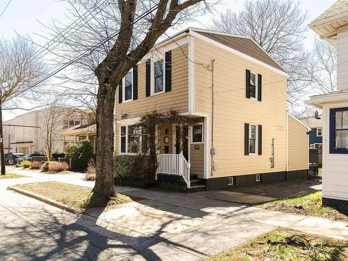 1808 Chestnut Street, Halifax, NS 