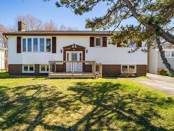 15 Skyvue Terrace  Dartmouth, NS B2W 3Z2
