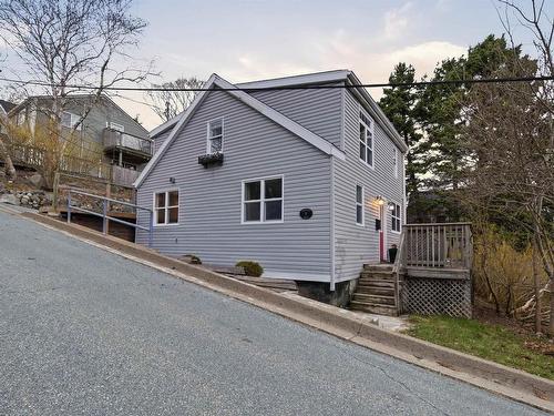 9 Maplewood Drive, Halifax, NS 