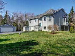 439 Newbury Road  Lucasville, NS B4B 0C6