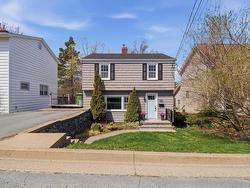 27 Springvale Avenue  Halifax, NS B3N 2A3