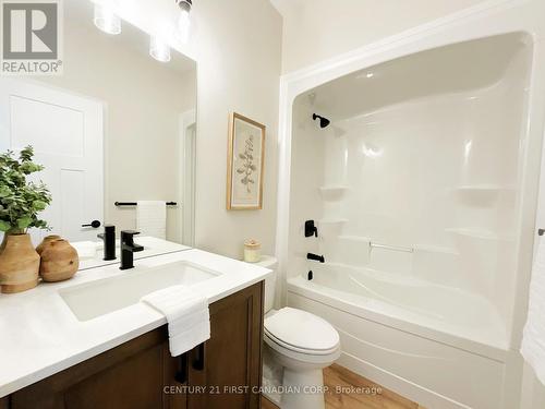 7 Postma Crescent, North Middlesex (Ailsa Craig), ON - Indoor Photo Showing Bathroom