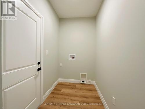 7 Postma Crescent, North Middlesex (Ailsa Craig), ON - Indoor Photo Showing Other Room