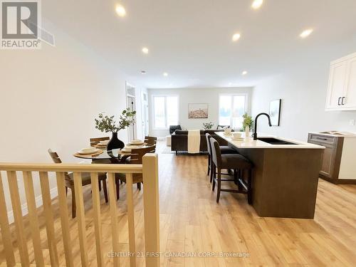 7 Postma Crescent, North Middlesex (Ailsa Craig), ON - Indoor
