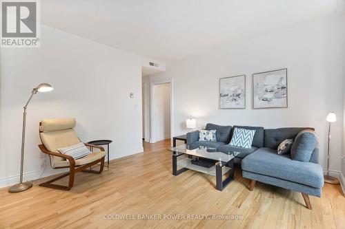 308 - 460 Wellington Street, London East (East F), ON - Indoor Photo Showing Living Room