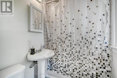 223 Sanford Avenue, Ottawa, ON - Indoor Photo Showing Bathroom