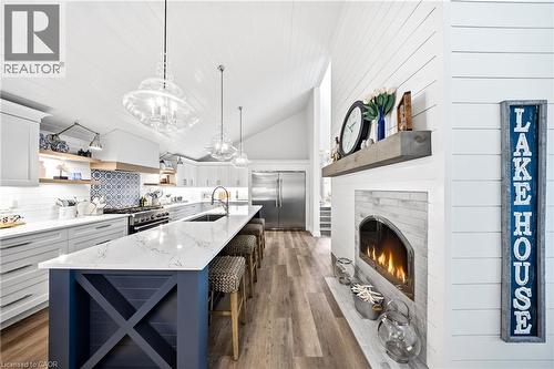 464 West Edith Cavell Boulevard, Port Stanley, ON - Indoor Photo Showing Kitchen With Upgraded Kitchen