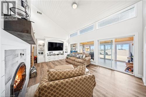 464 West Edith Cavell Boulevard, Port Stanley, ON - Indoor
