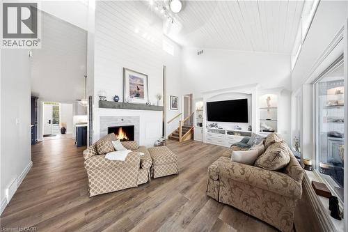 464 West Edith Cavell Boulevard, Port Stanley, ON - Indoor Photo Showing Living Room With Fireplace