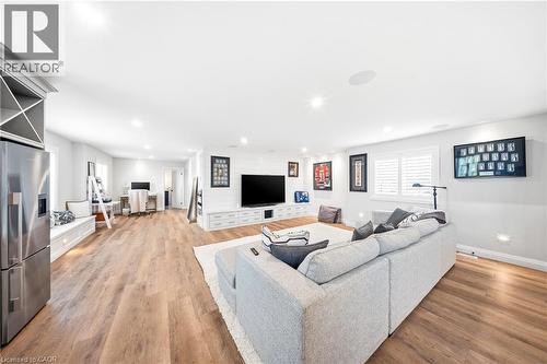464 West Edith Cavell Boulevard, Port Stanley, ON - Indoor Photo Showing Living Room