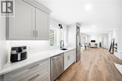464 West Edith Cavell Boulevard, Port Stanley, ON - Indoor Photo Showing Kitchen With Upgraded Kitchen