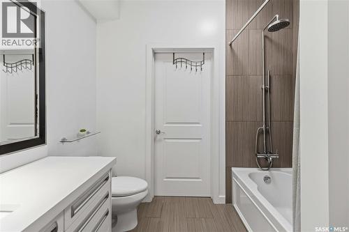 202 1015 Patrick Crescent, Saskatoon, SK - Indoor Photo Showing Bathroom