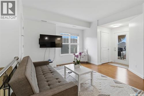 202 1015 Patrick Crescent, Saskatoon, SK - Indoor Photo Showing Living Room