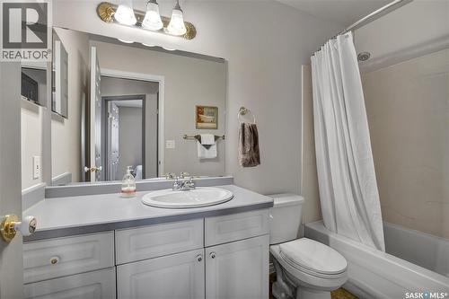 114 Woods Court, Saskatoon, SK - Indoor Photo Showing Bathroom