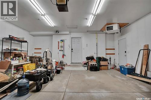114 Woods Court, Saskatoon, SK - Indoor Photo Showing Garage