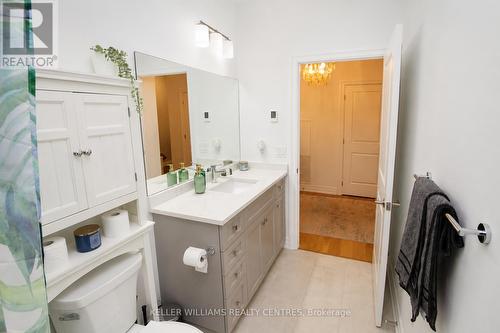 Guest bath - 1107 - 1880 Gordon Street, Guelph, ON - Indoor Photo Showing Bathroom